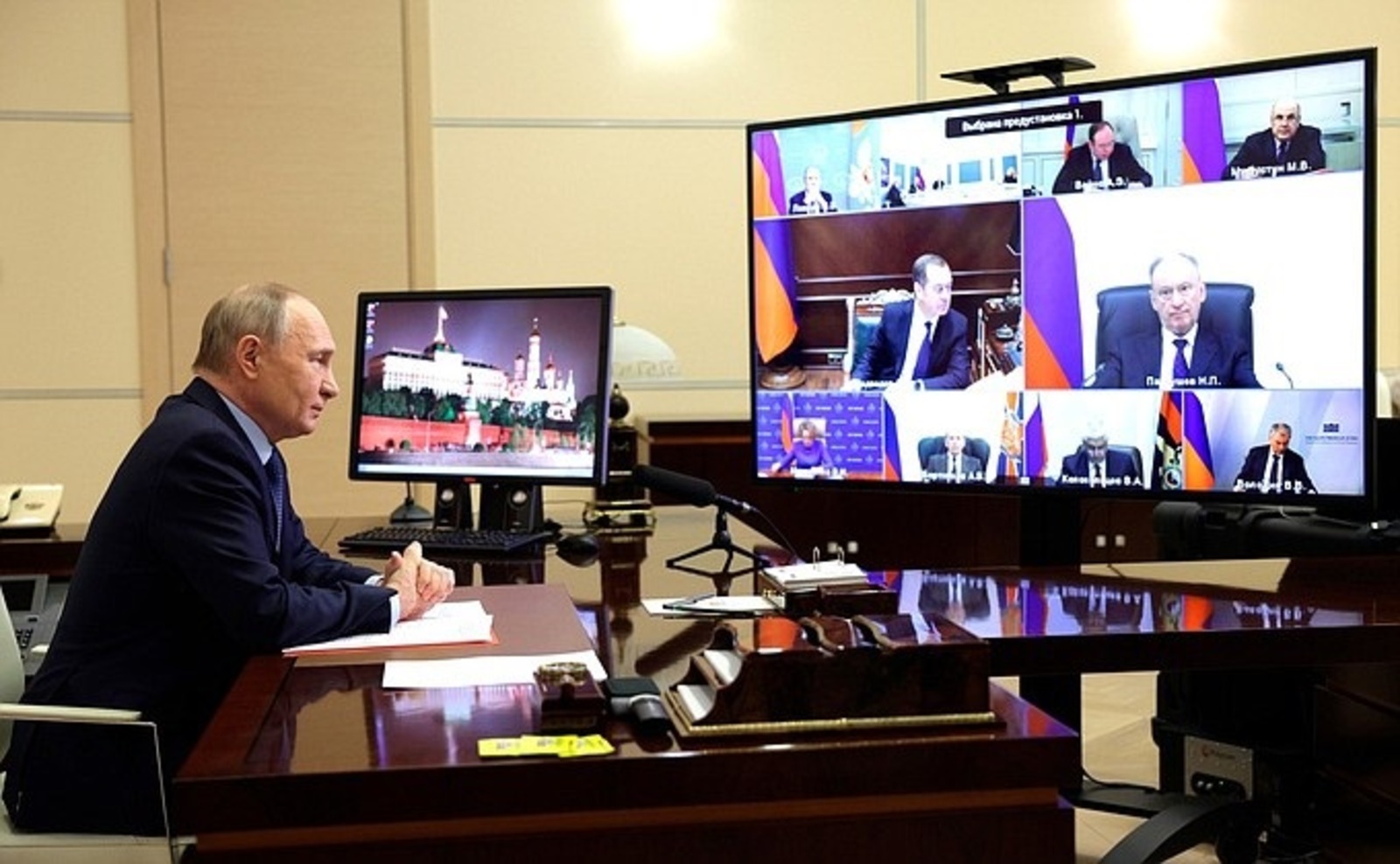 Путин обсудил с членами Совета безопасности состояние госрезервов