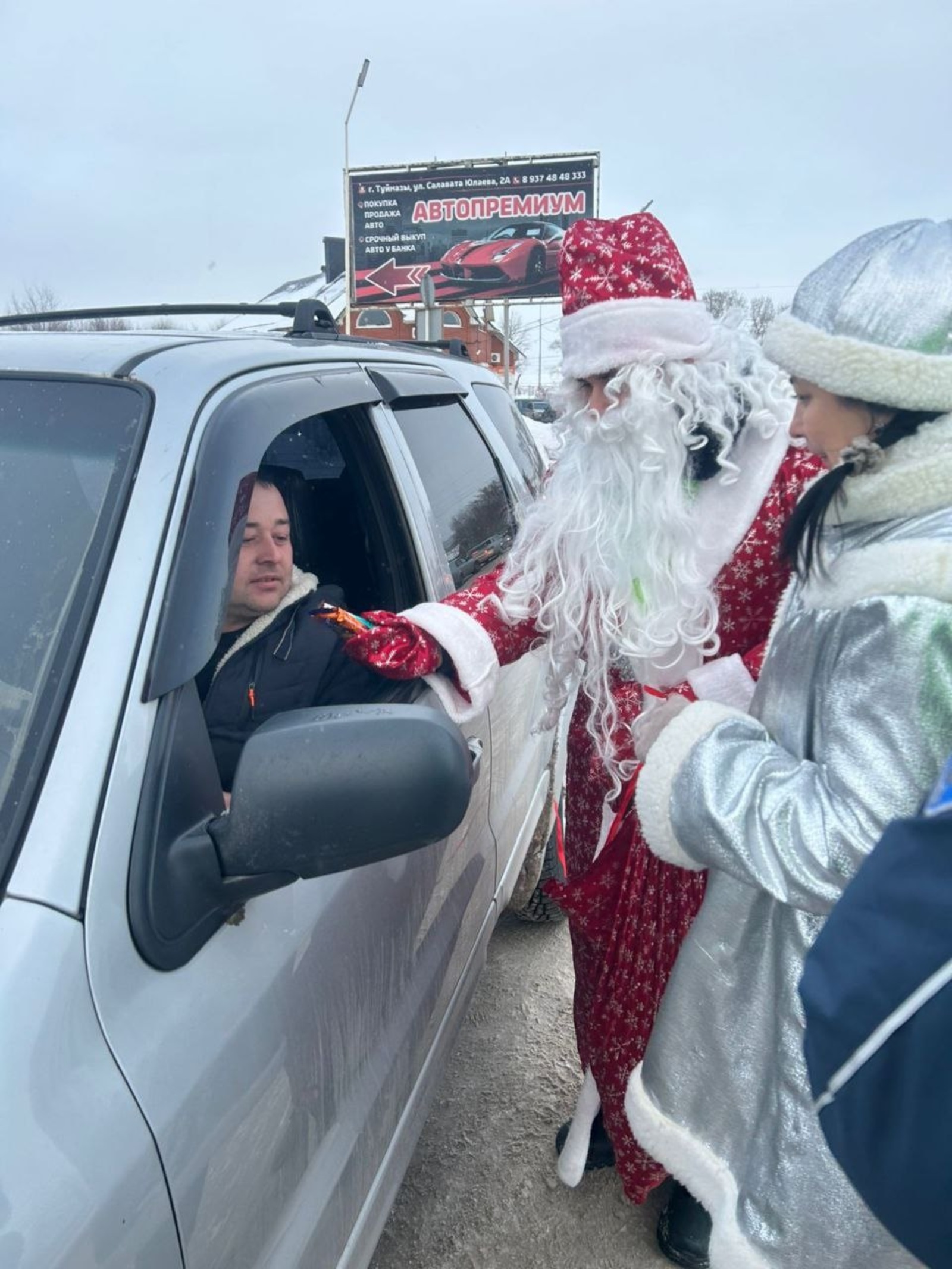 На улицах Туймазов работал «сказочный» патруль