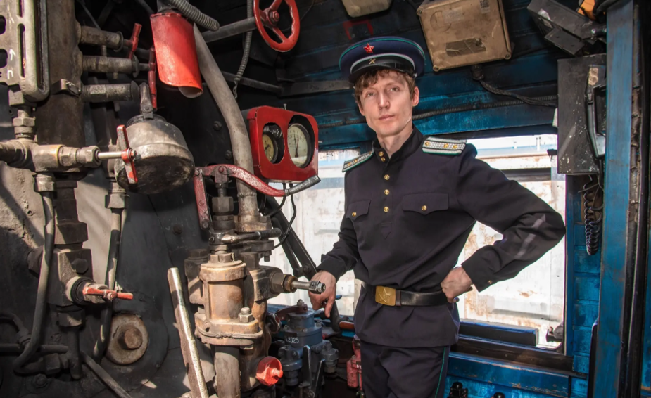 В Туймазах впервые сделал остановку легендарный «Паровоз Победы»