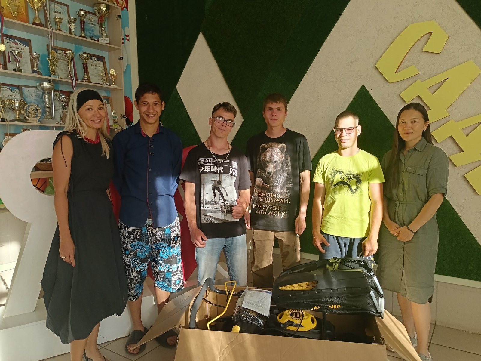 Детский дом-интернат Башкирии получил в подарок газонокосилку