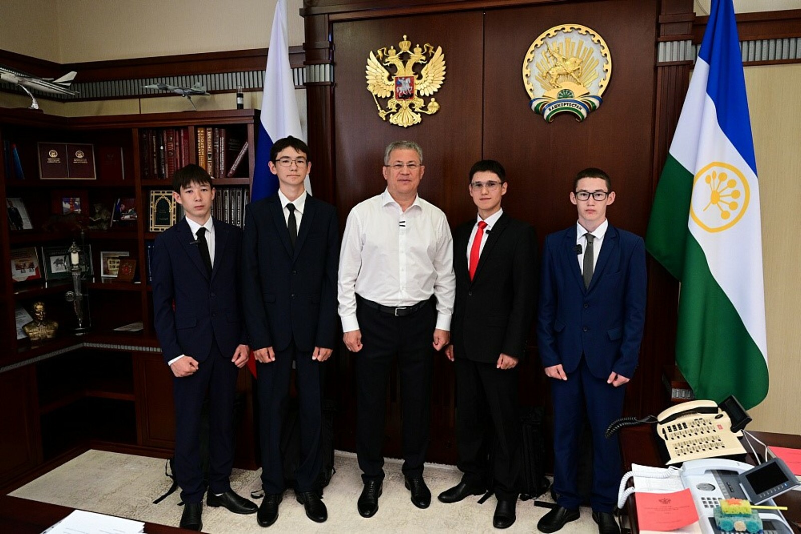 Ученики из Стерлитамака посетили рабочий кабинет главы Башкирии