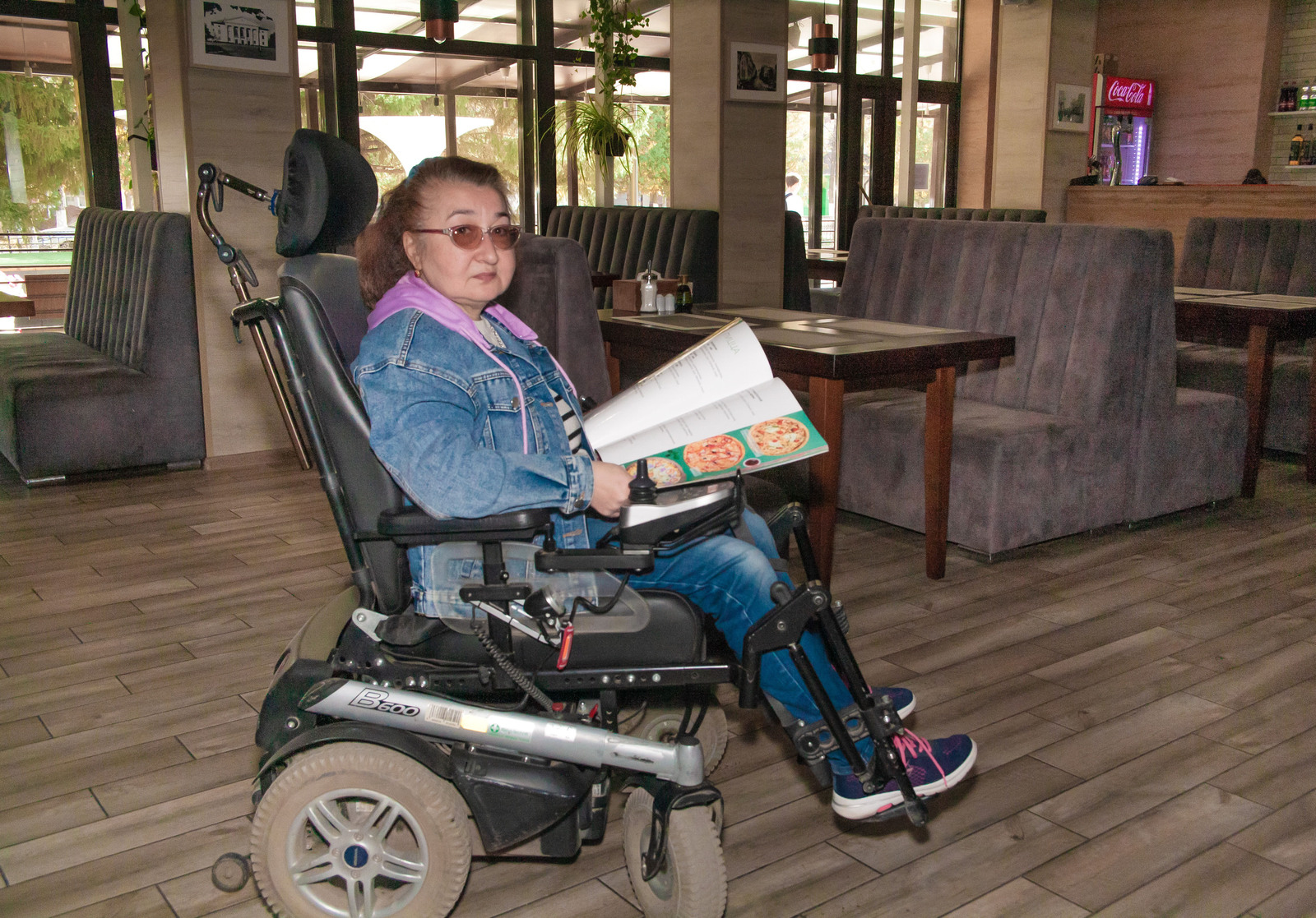 Жители Туймазов помогли женщине с ремонтом инвалидной коляски