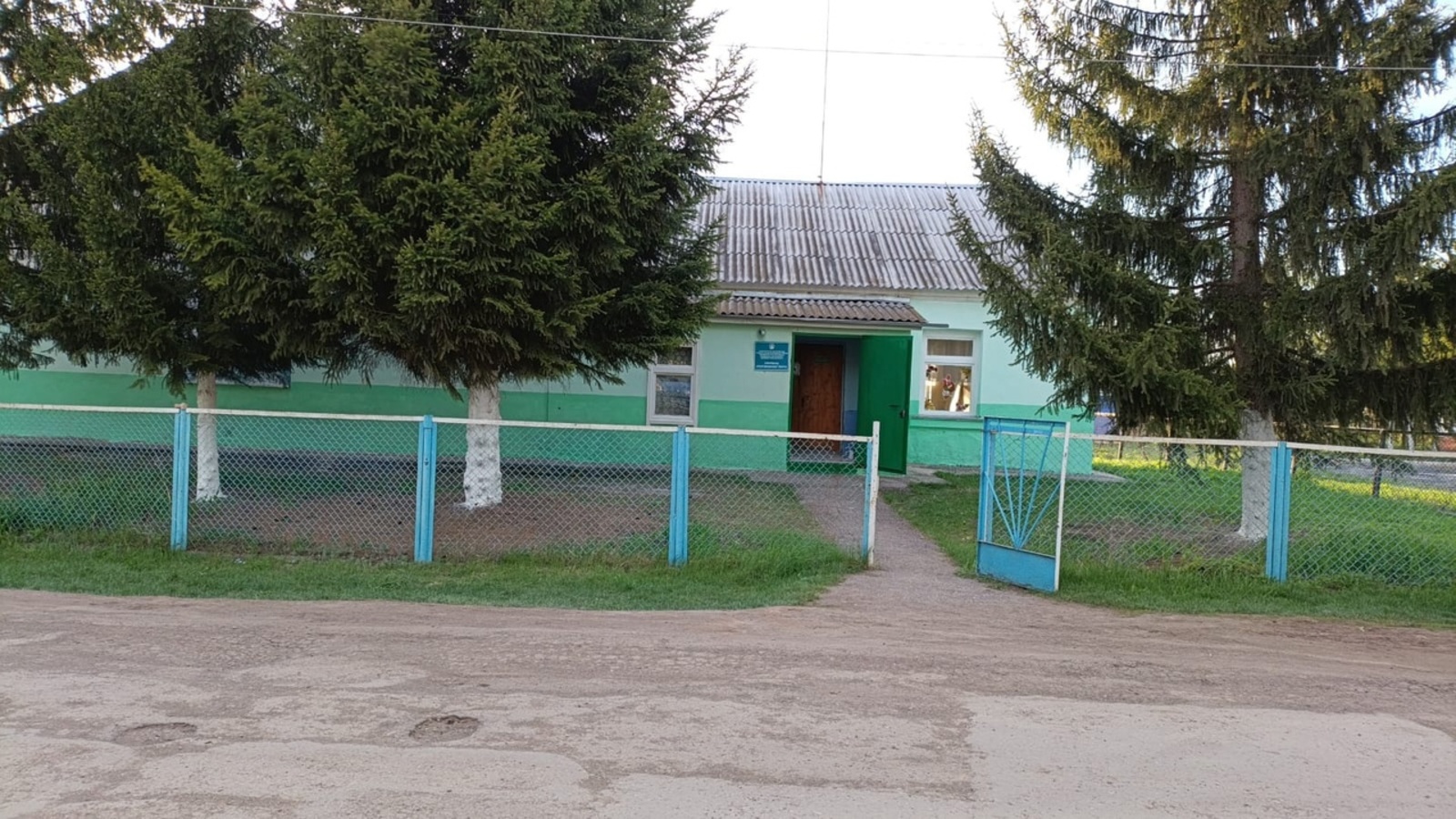 В Туймазинском районе в Доме культуры обновили фасад