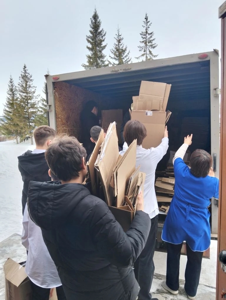 Школьники из Туймазинского района собрали 700 кг макулатуры