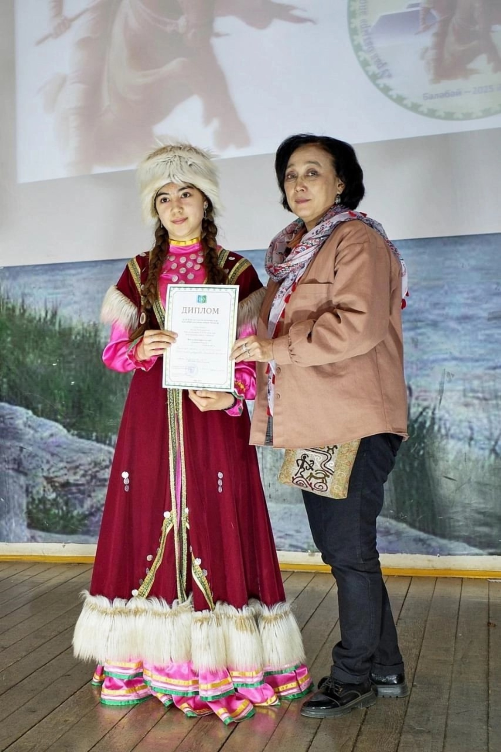 Школьница из Туймазов победила в конкурсе сказителей эпоса «Урал батыр»