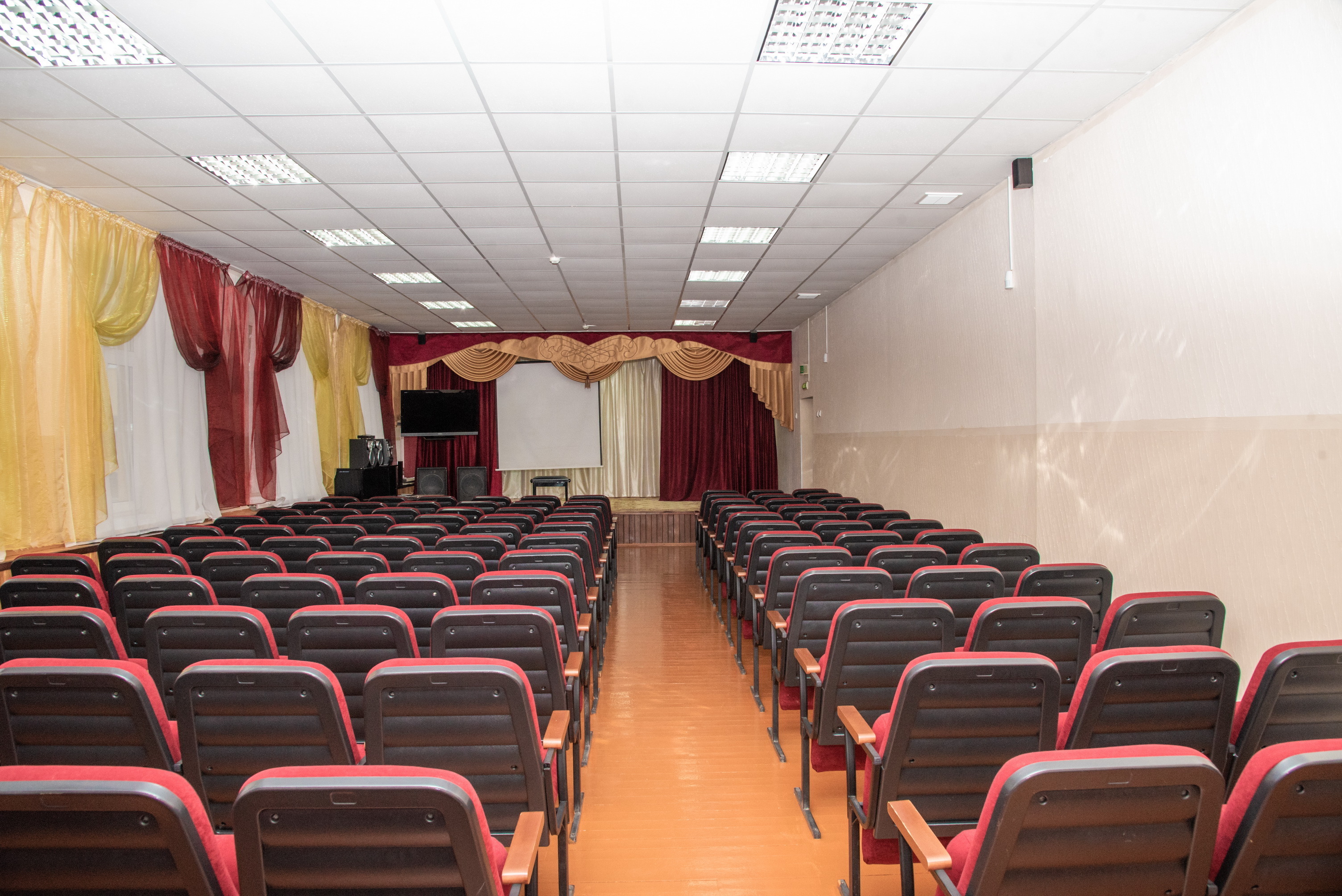 В Туймазах 30 школ получат оборудование для кабинетов рисования, музыки и физики