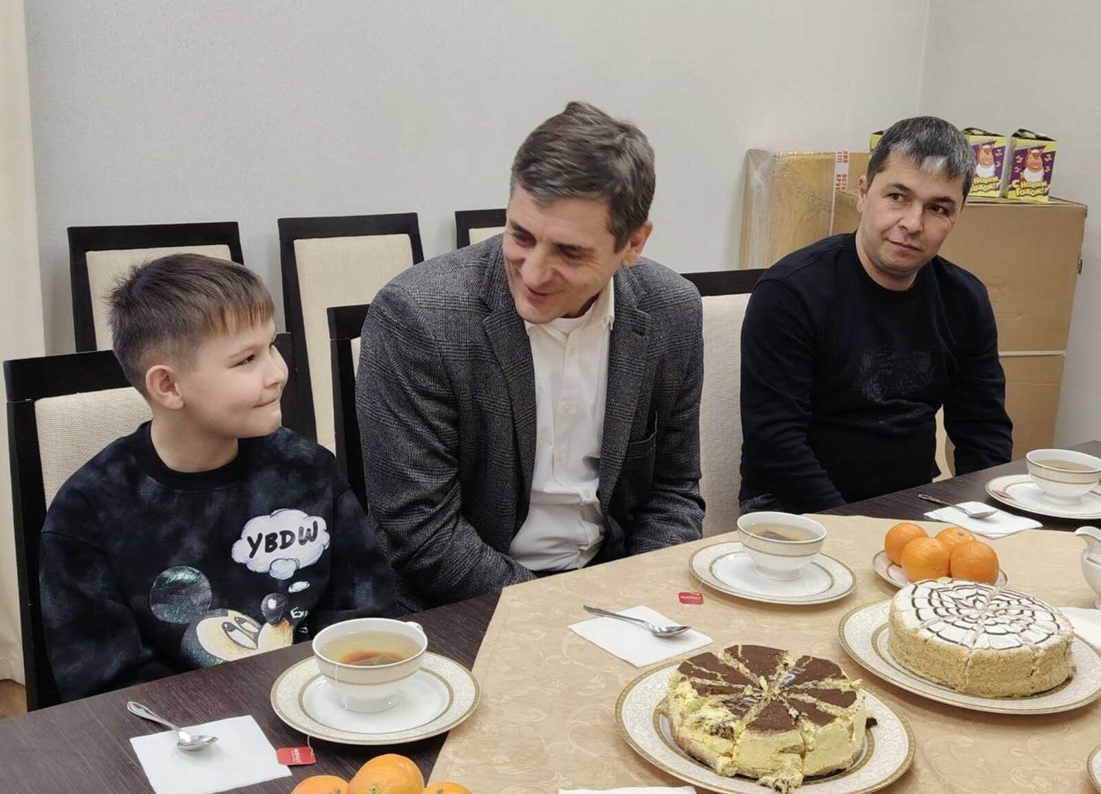 Игорь Комаров исполнил новогоднее желание 9-летнего жителя Туймазов