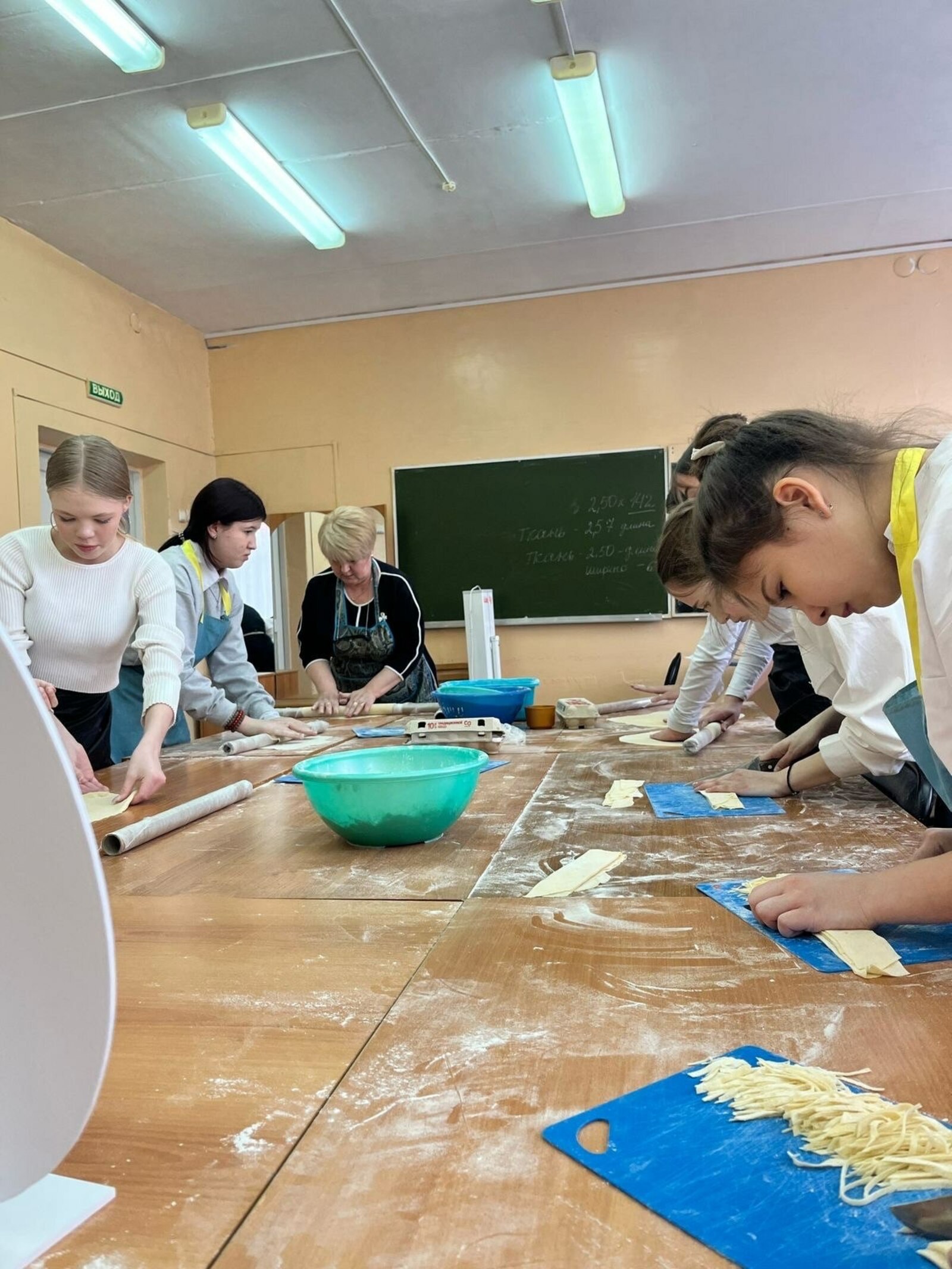 Школьницы из Туймазов отправили домашнюю лапшу в зону СВО