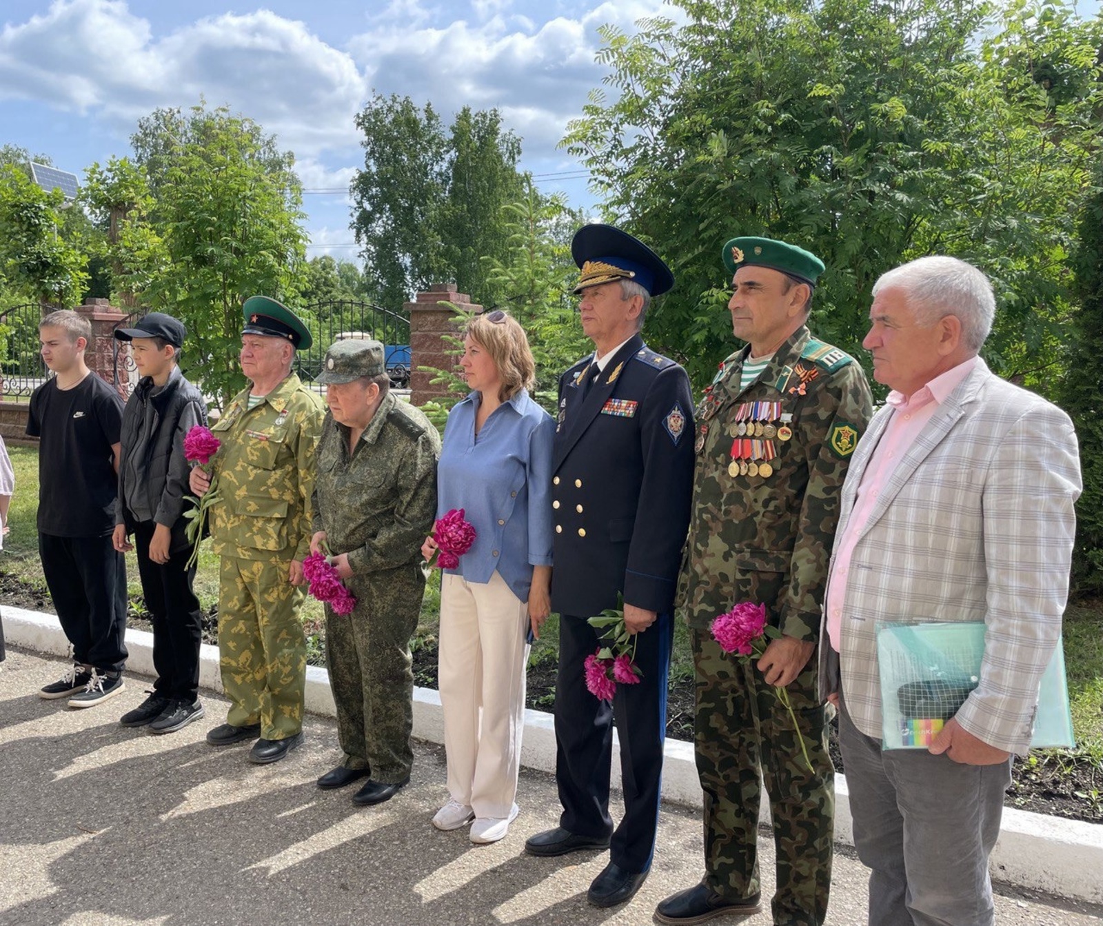 В Туймазах на встречу с школьниками пришли генералы