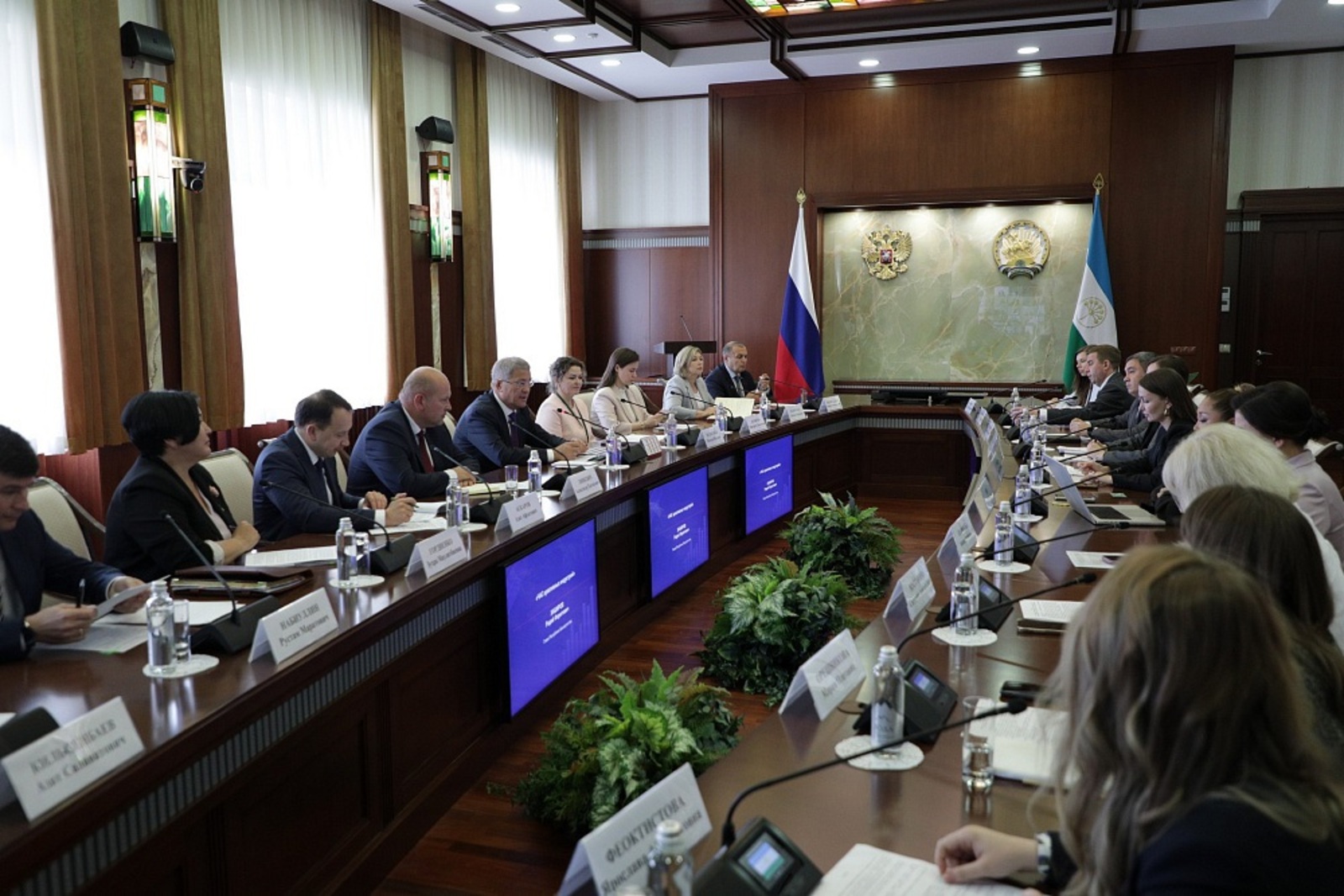 Радий Хабиров провел совещание в формате «Час креативных индустрий»