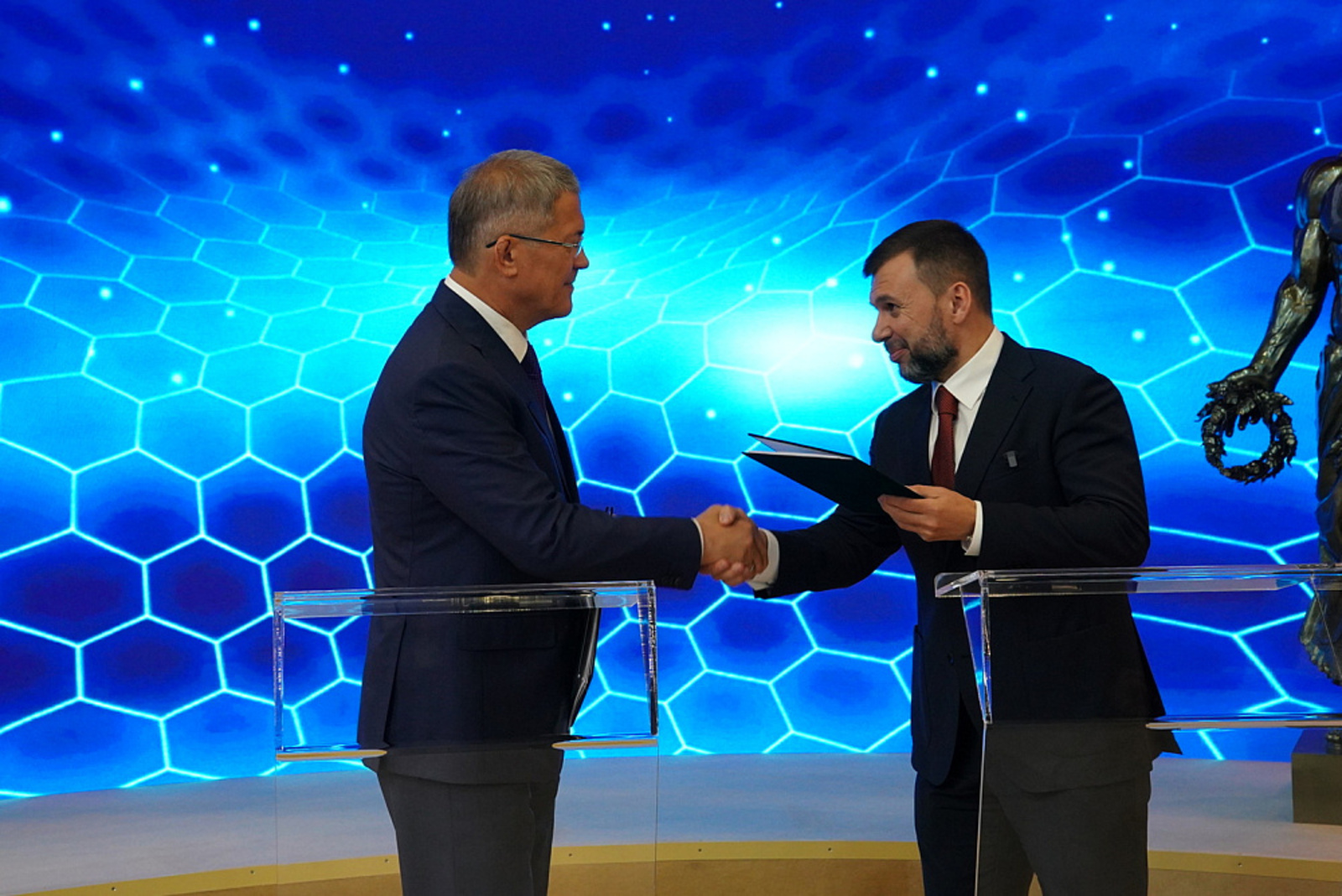 Башкирия и ДНР развивают двустороннее сотрудничество