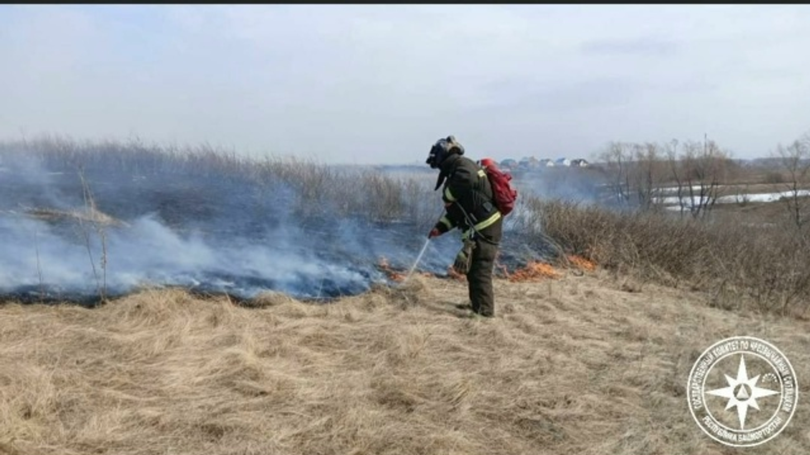В Башкирии возникли пожары в двух районах