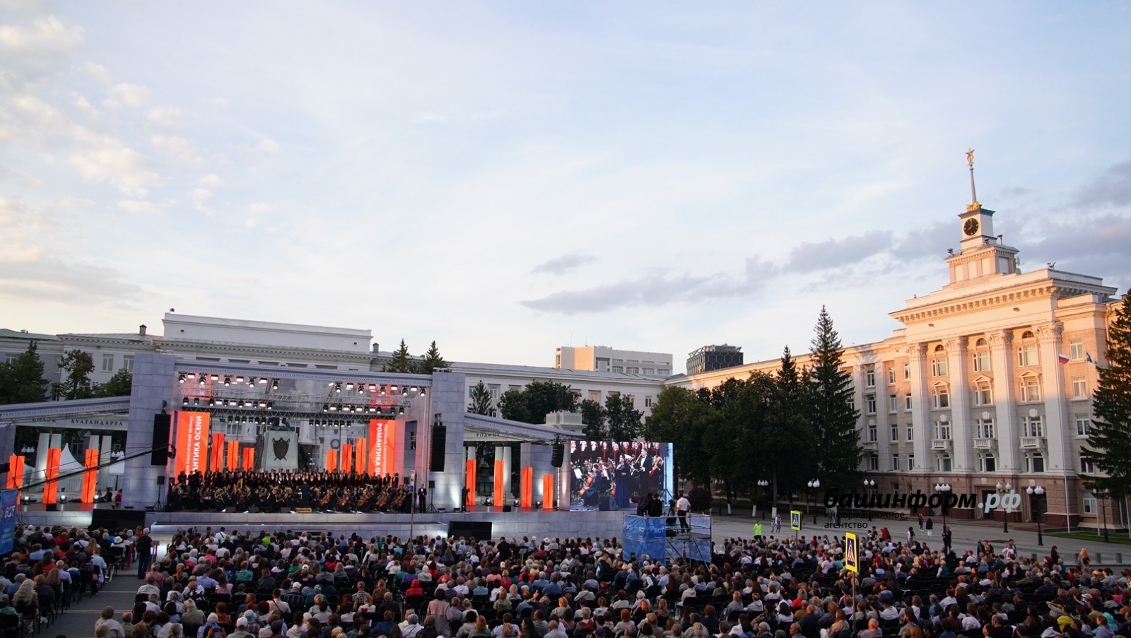 Глава Башкирии пригласил на «Романтику осени» и Дни армейской культуры