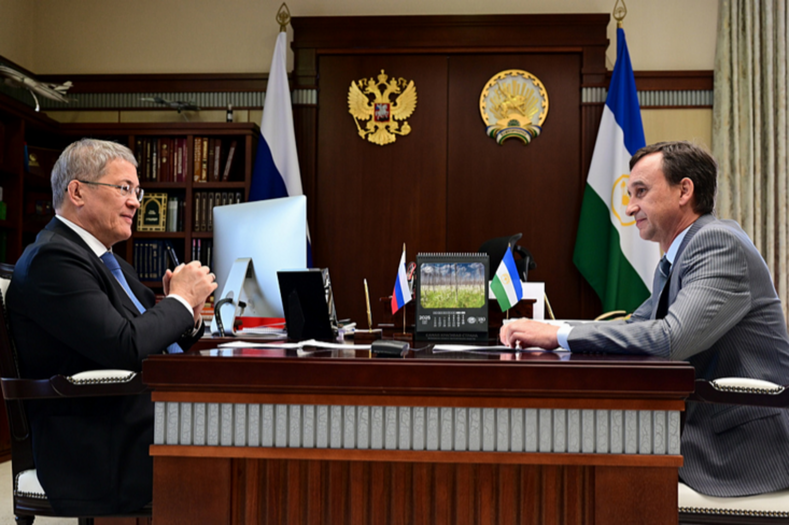 Радий Хабиров встретился с директором Управления Федеральной почтовой связи РБ