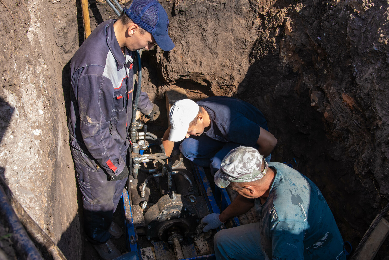 В городе Туймазы Башкирии ремонтируют износившиеся канализационные коллекторы