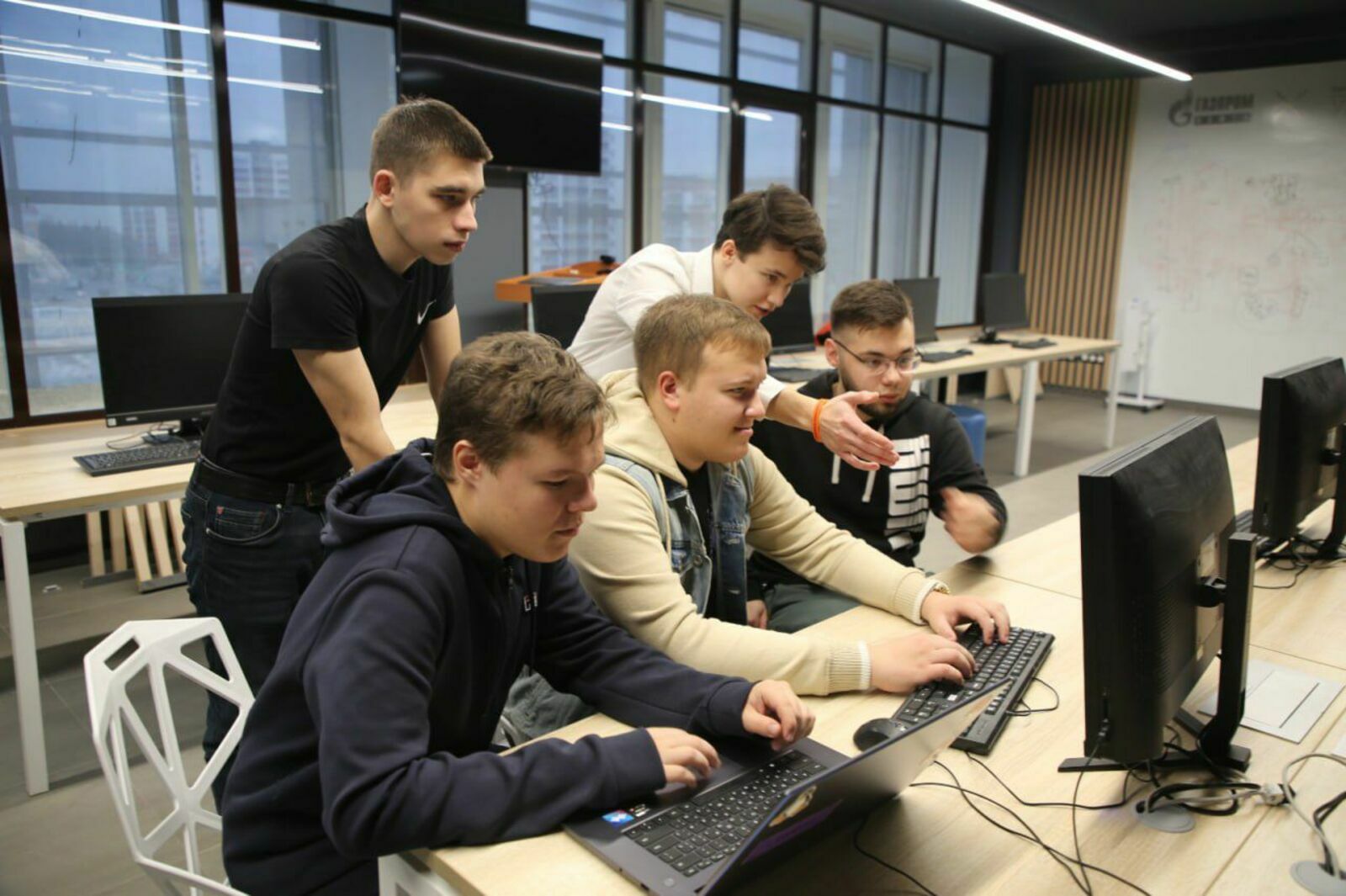 Резидент Межвузовского кампуса выпустил более 3000 студентов по ИТ-проекту