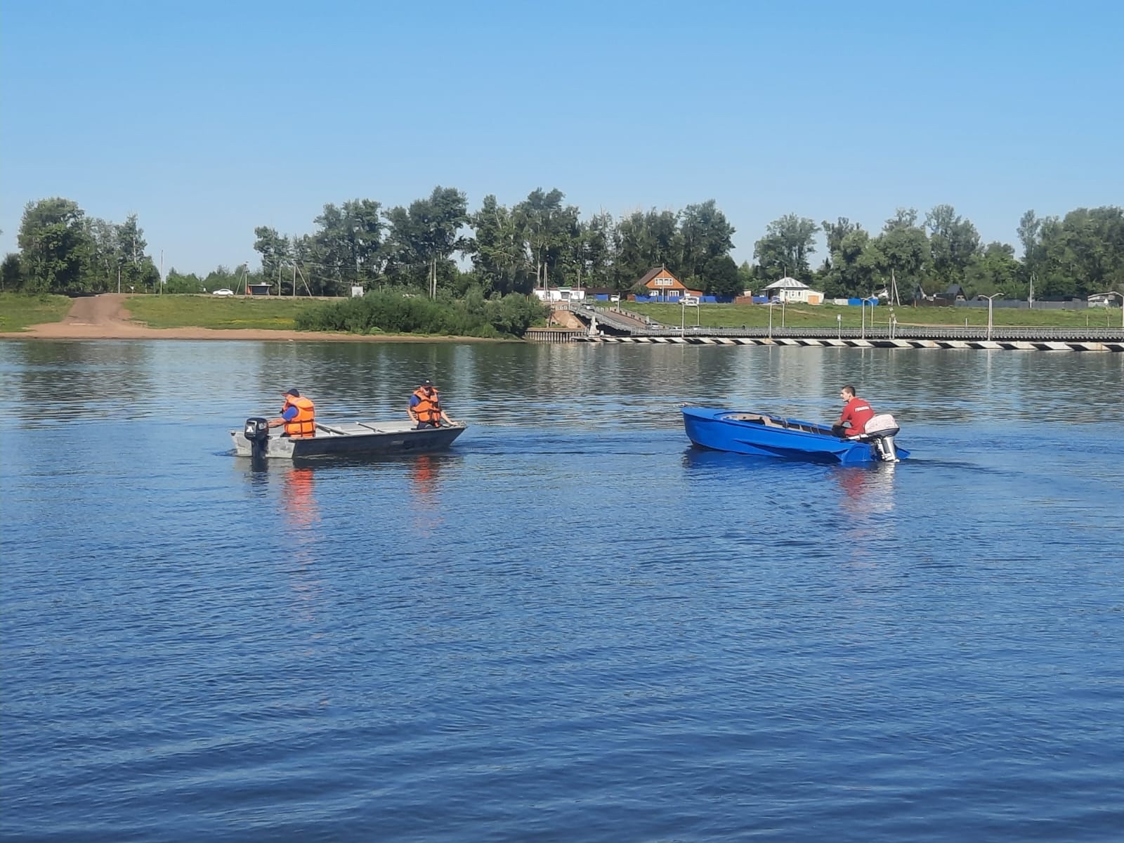 В Башкирии спасатели помогли мужчине, попавшему в беду на лодке
