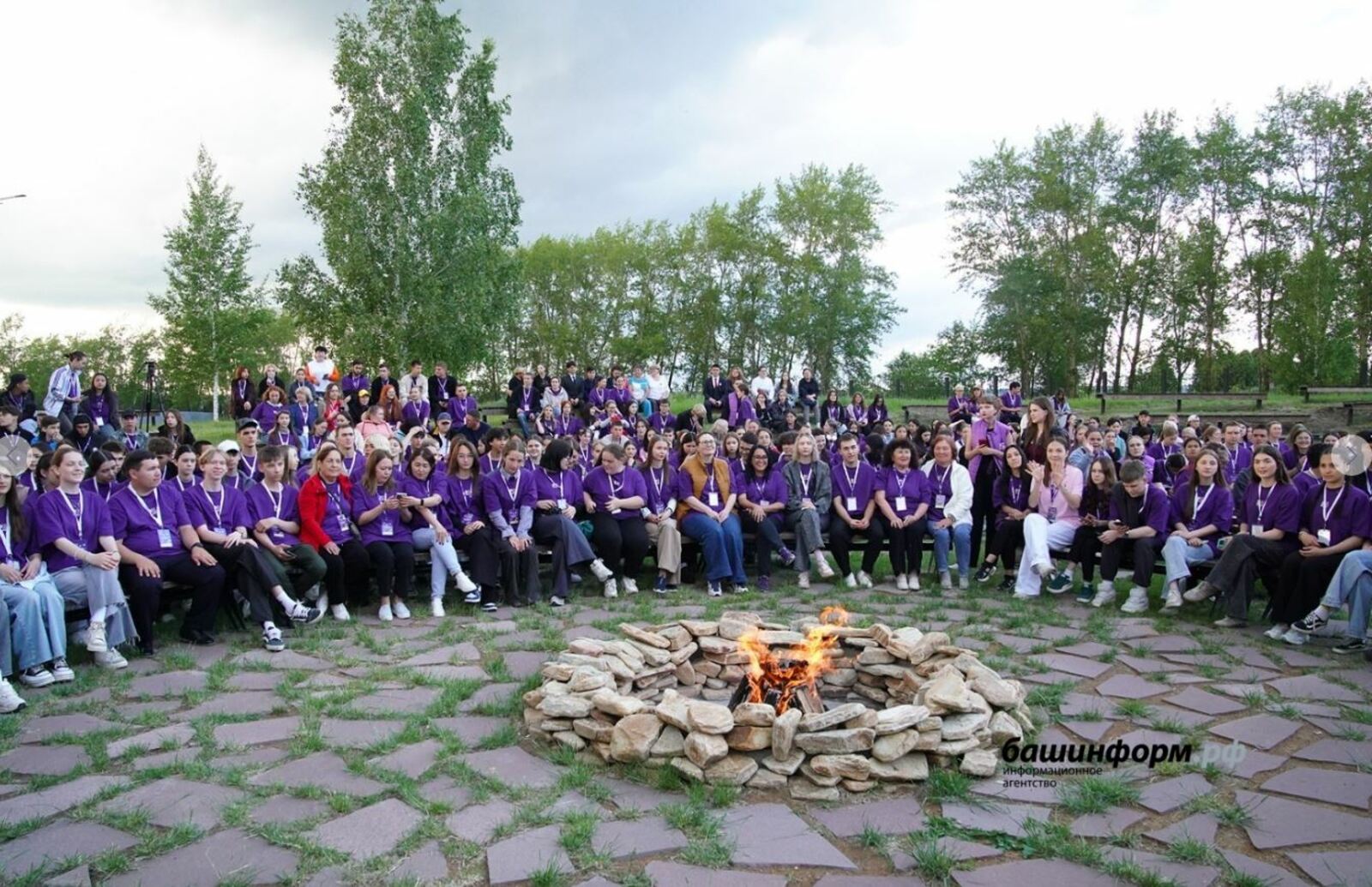 Глава Башкирии наградил волонтеров из Туймазов