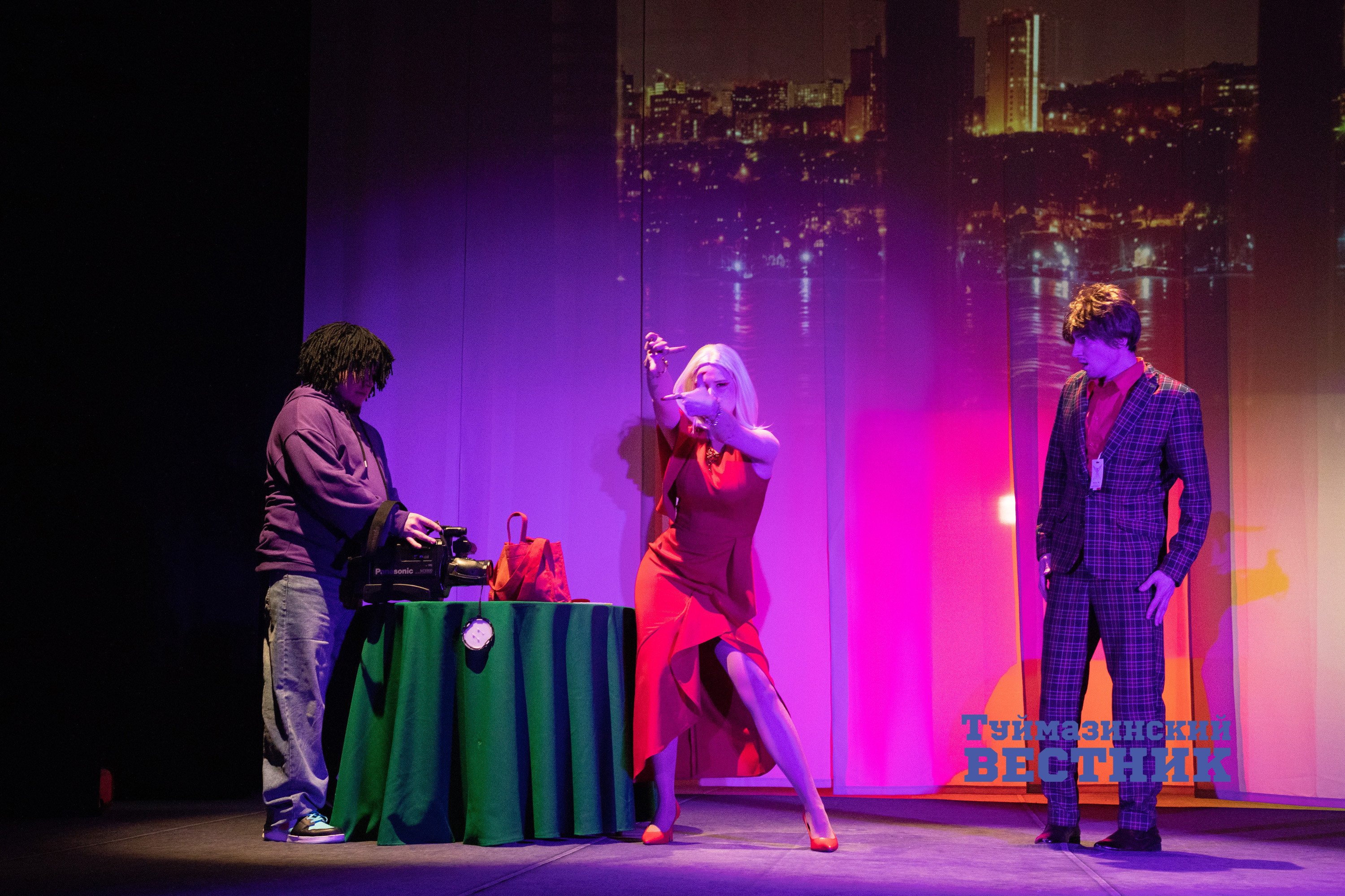 Артисты драмтеатра Туймазов поставили спектакль на злободневную тему