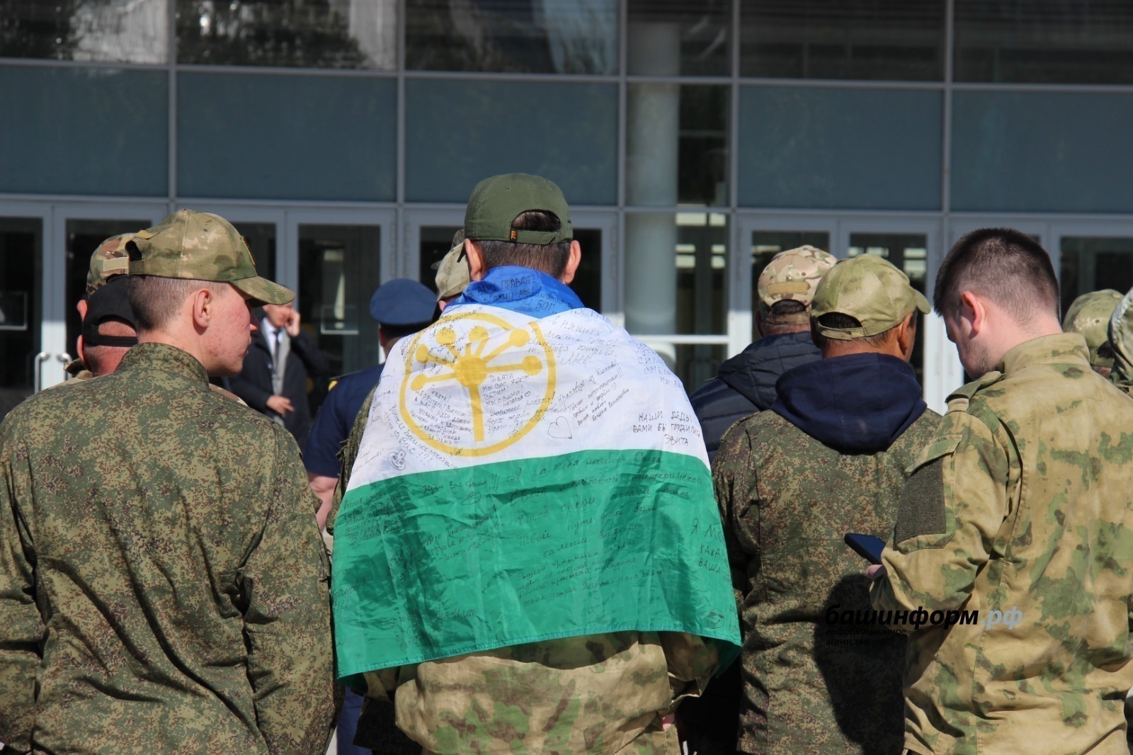 В Башкирии продлен срок единовременных выплат контрактникам СВО