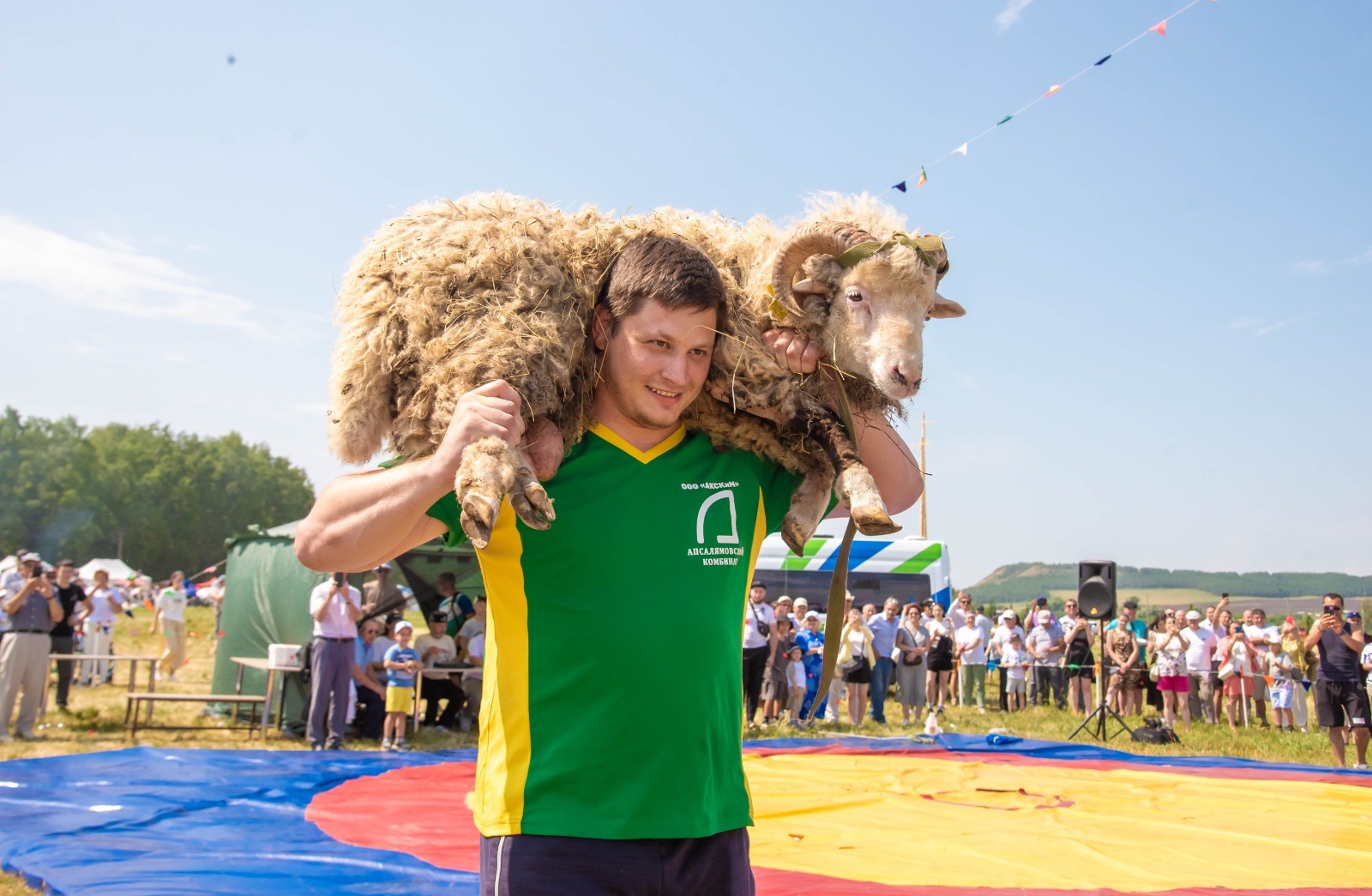 В Туймазах чемпионом сабантуя стал непобедимый борец Айнур Сыртаев