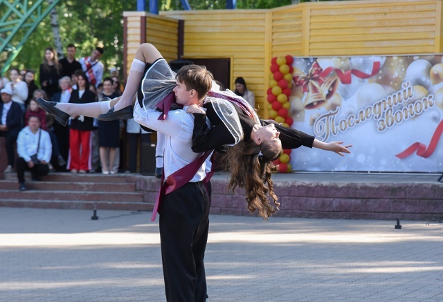 В Туймазах стали известны победители фестиваля выпускных вальсов