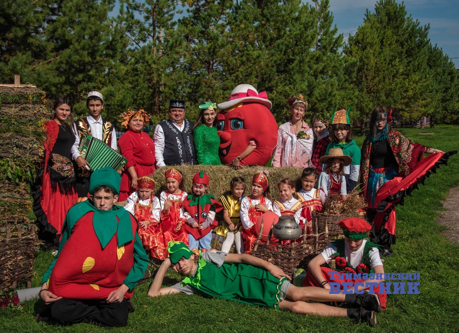 В Туймазах прошел брендовый праздник «Ах, огурчики, помидорчики!»