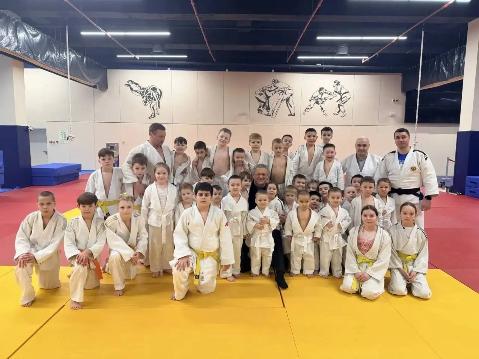 Радий Хабиров рассказал об уфимском Дворце борьбы: видео