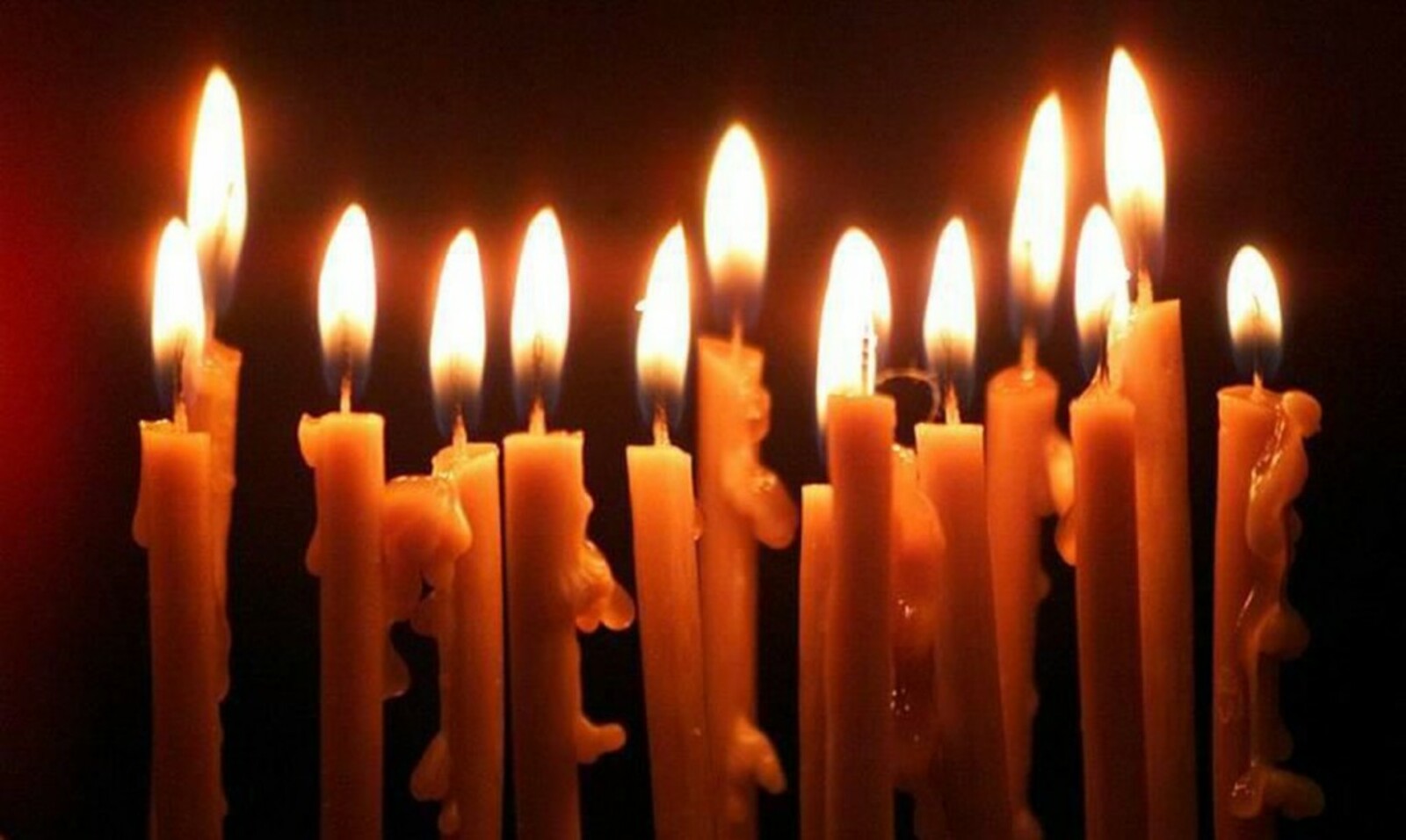 Бесплатные поминальные свечи. Поминальная свеча. Траурная свеча. Свеча памяти. Свеча скорби.