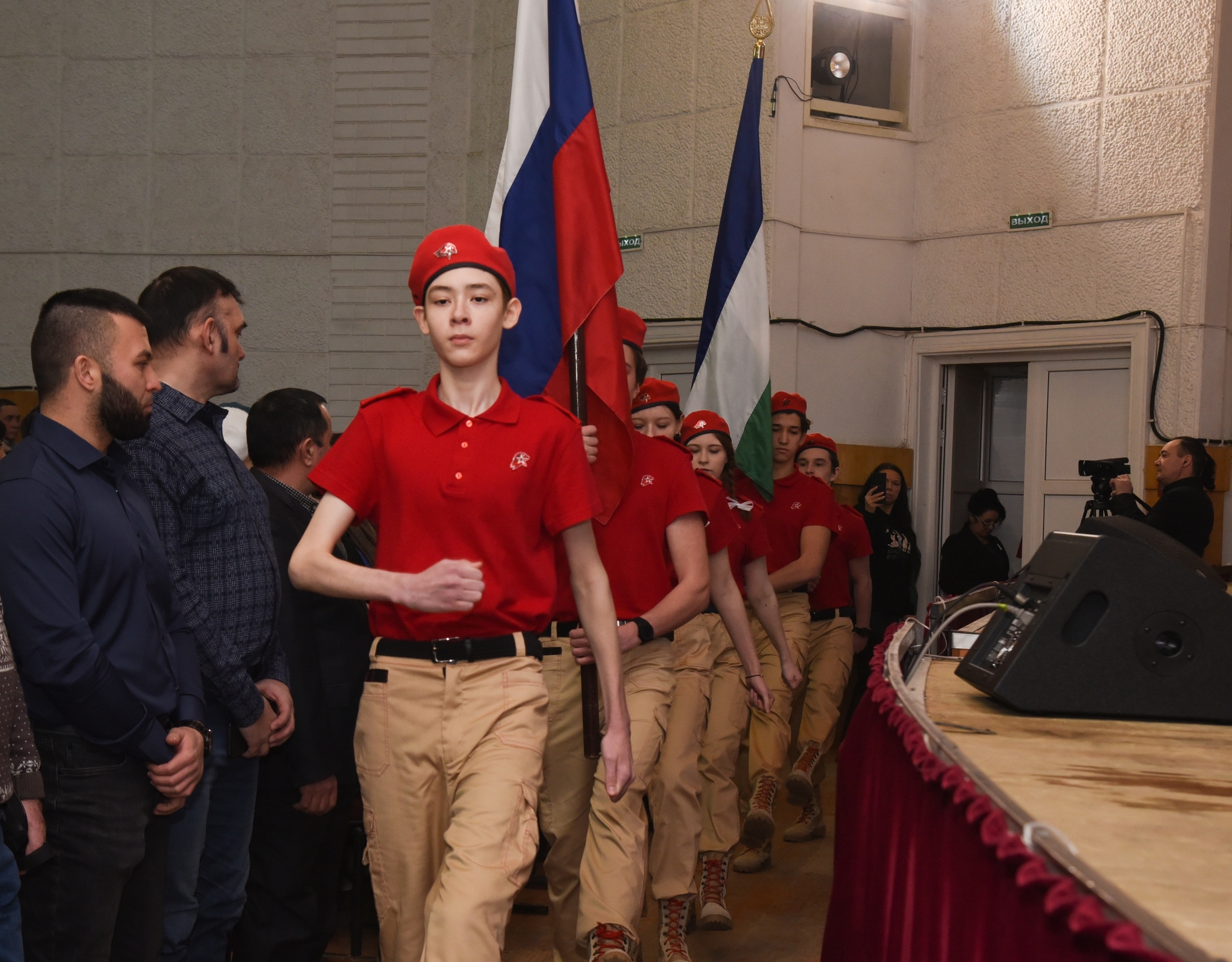 Жителей Туймазов поздравили с Днем защитника Отечества