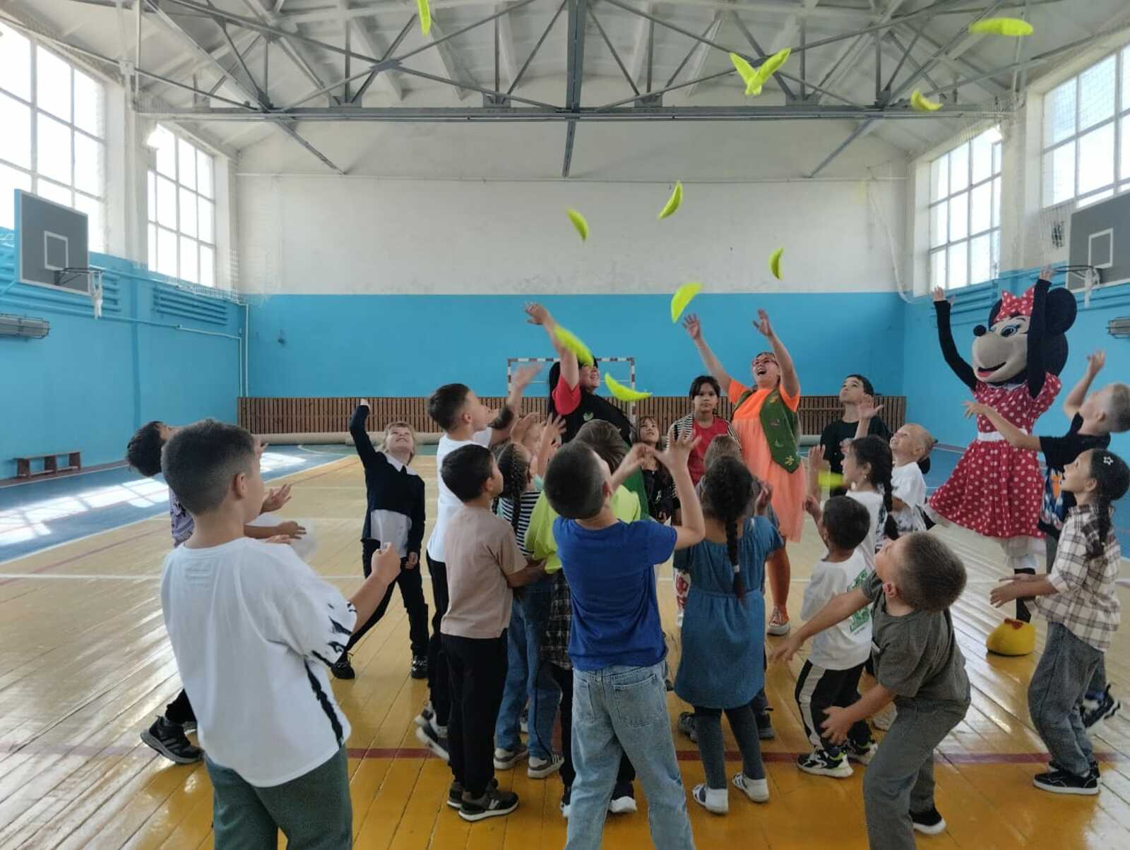 Предприятие в Башкирии устроило праздник для первоклассников