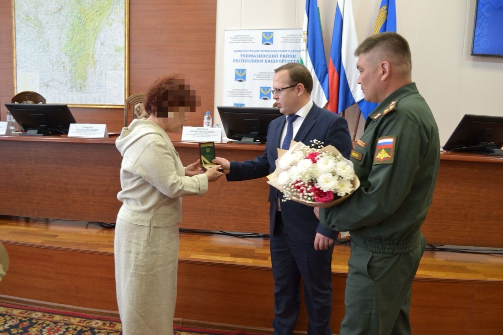 В Туймазах вручили награды родным бойцов СВО