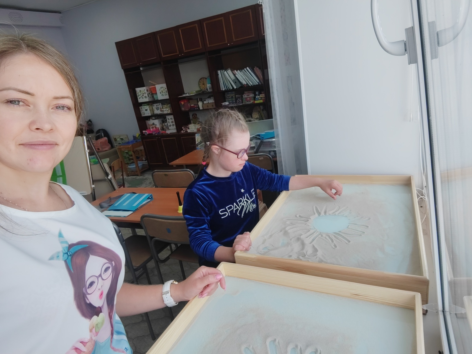 В детском доме-интернате Башкирии детей учили рисовать песком